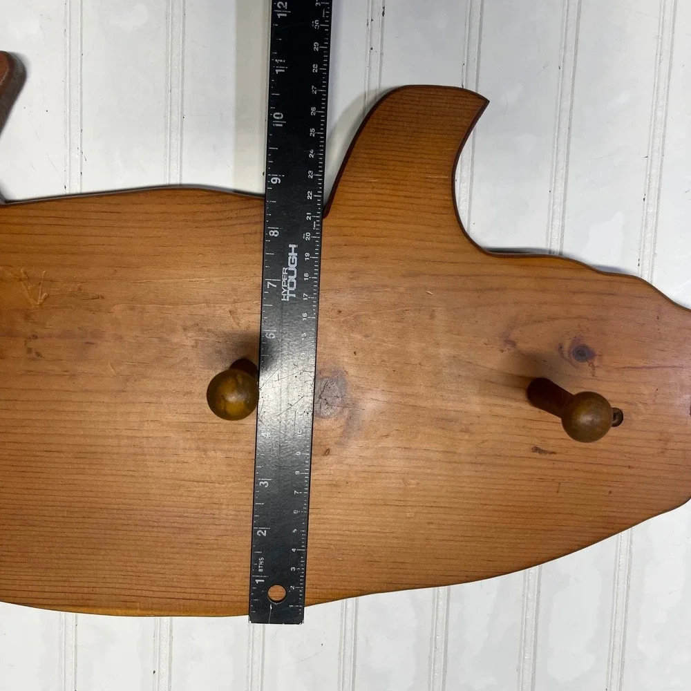 Vintage Wooden Pig Wall Rack 3 Peg Hook Farmhouse Kitchen Decor Handcrafted Wood